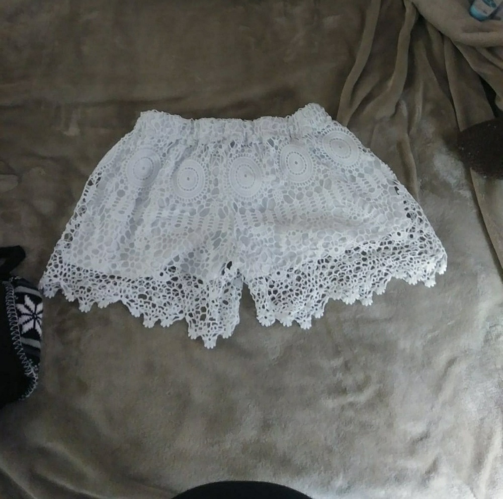 Zanzea white lace shorts